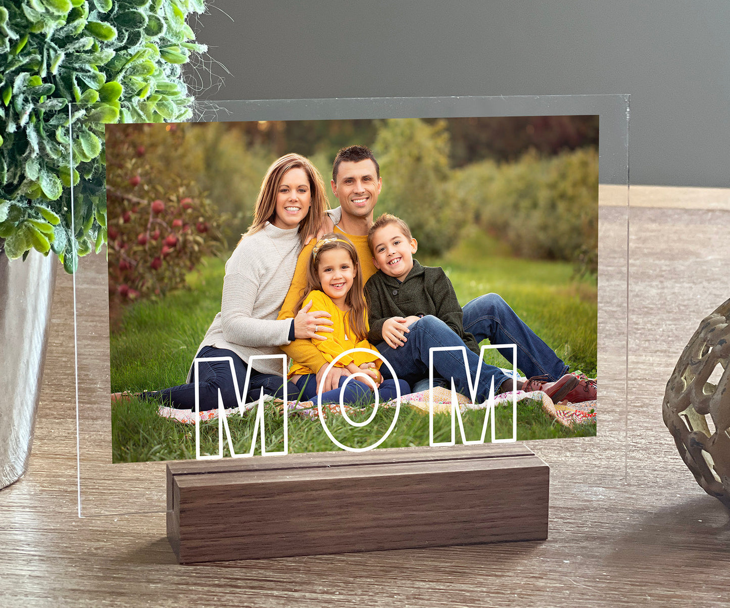 Mom|Dad Outline Acrylic Photo Plaque Horizontal